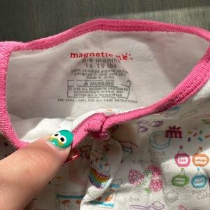 Girls infant magnetic sleeper 6-9mos